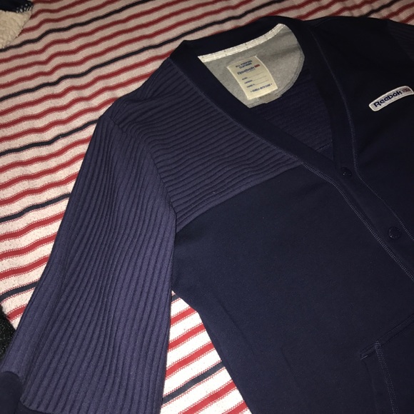 Reebok sweater - Picture 5 of 7